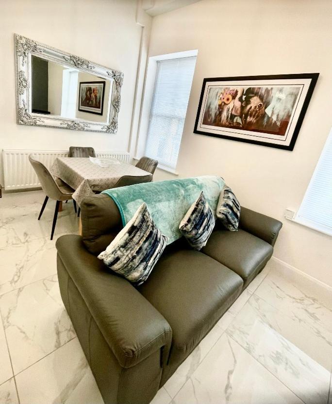 Ballycastle Town Centre Studio Apartment エクステリア 写真