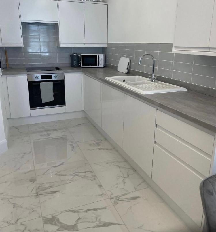 Ballycastle Town Centre Studio Apartment エクステリア 写真