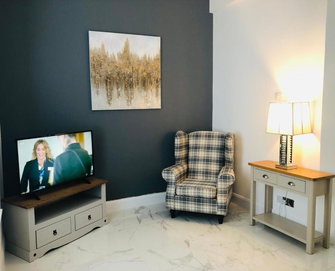 Ballycastle Town Centre Studio Apartment エクステリア 写真